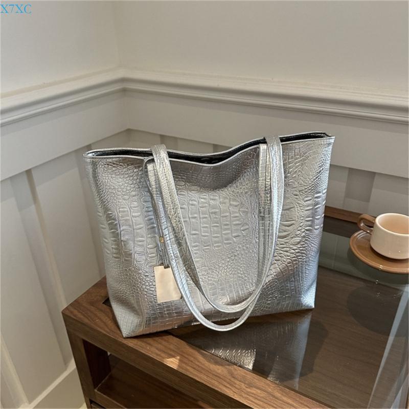 Leather Work Duffle - X7XC حقيبة كتف نسائية عادية للركاب