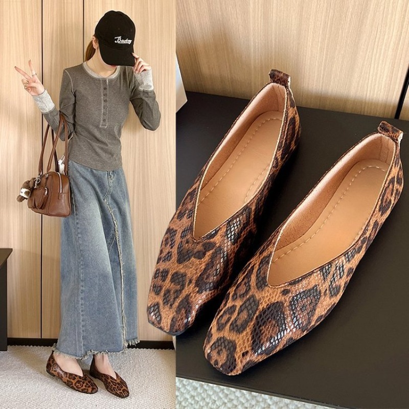 حذاء نسائي جديد بنمط جلد الثعب - مراجعة Leatherwork Free Patterns وسعره