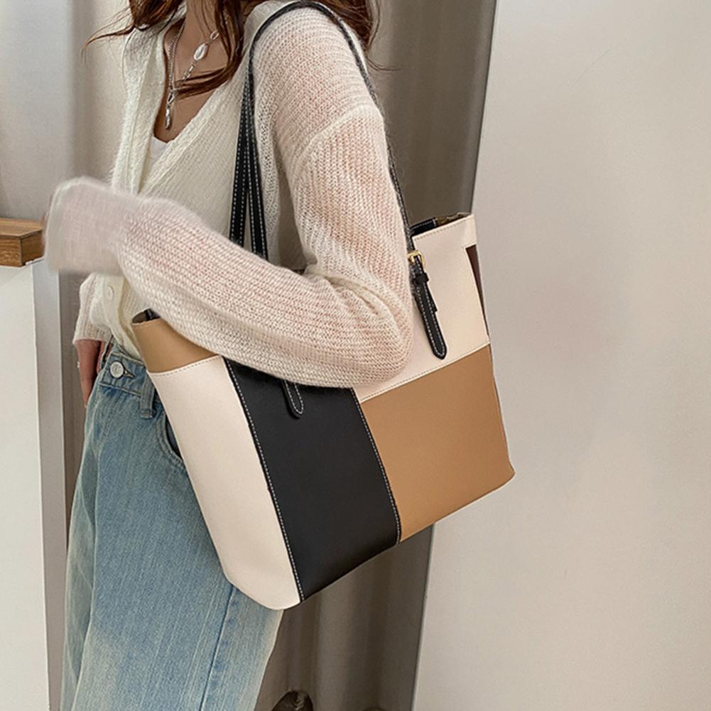 حقيبة كتف عصرية ذات سعة كبيرة، - مراجعة Leather Work Duffle وسعره