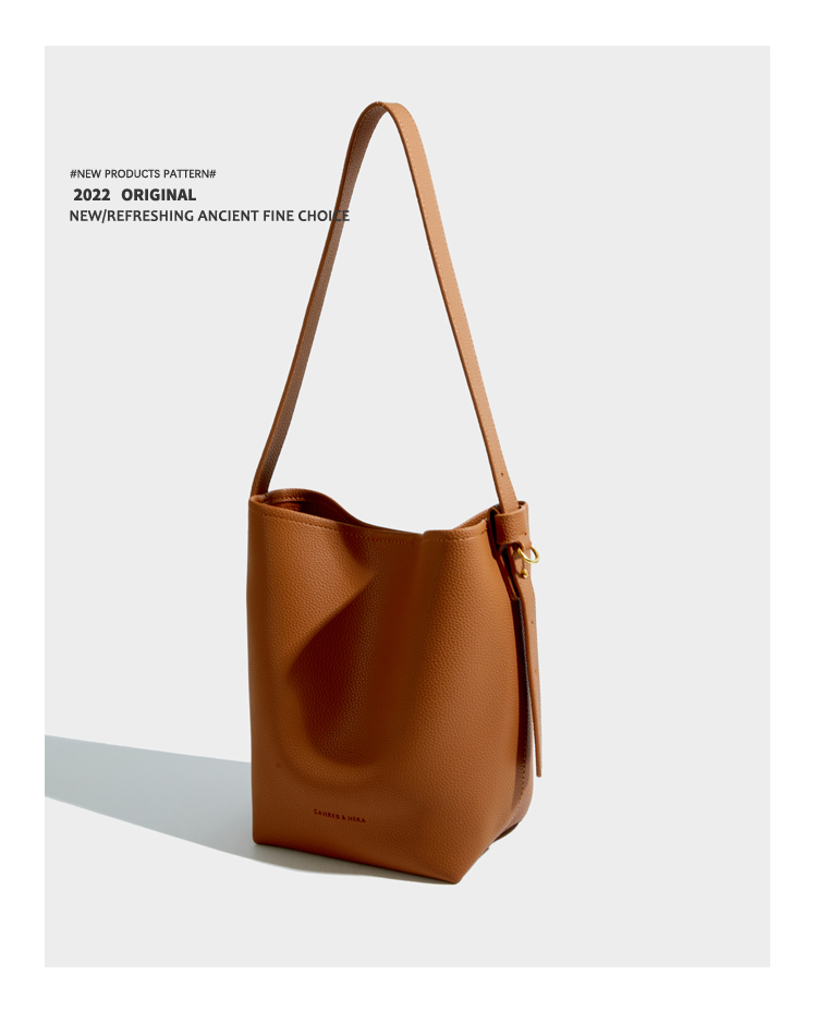 حقيبة كتف نسائية من الجلد الصن - مراجعة Leather Work Duffle وسعره