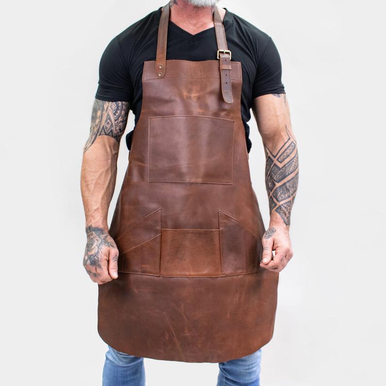 مريلة عمل عملية من الجلد الصنا - مراجعة Leatherwork Tattoo وسعره