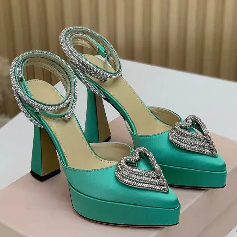 منصة كريستال الحب الديكور الصن - مراجعة Leather Work Heels وسعره
